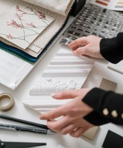 DESIGNER